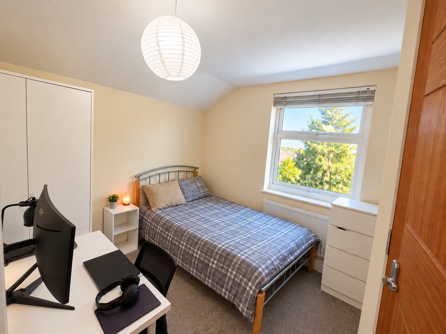 5 bed property in Malefant Street, Cardiff